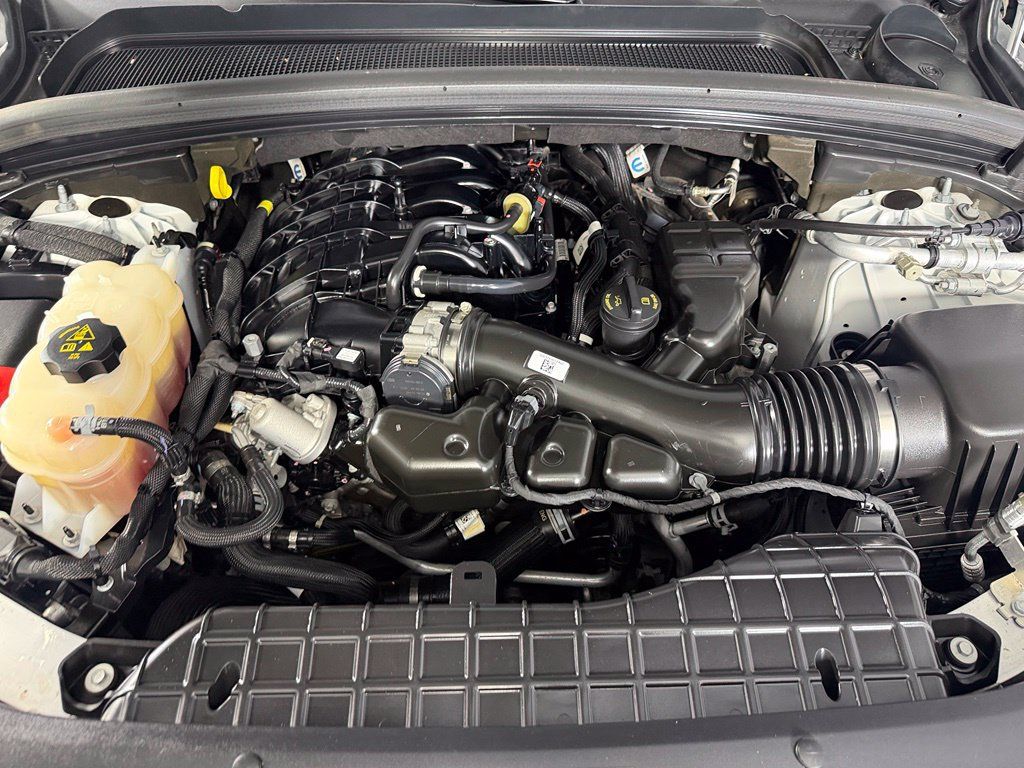 Used 2023 Jeep Grand Cherokee L Laredo AWD/4WD image 22