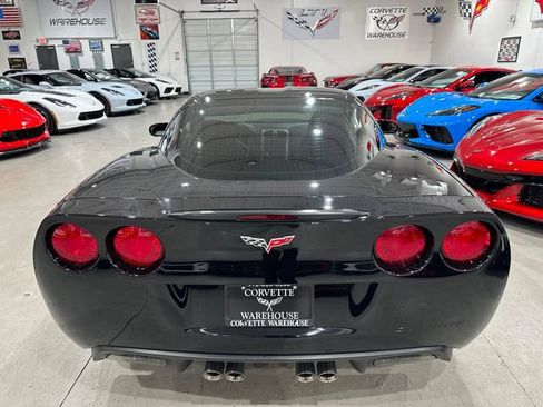 Used 2005 Chevrolet Corvette Coupe w/ Preferred Equipment Group RWD image 17