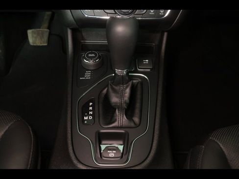 Used 2020 Jeep Cherokee Latitude Lux w/ Comfort/Convenience Group image 22