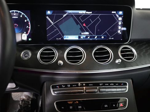 Used 2022 Mercedes-Benz E 450 4MATIC Sedan image 28