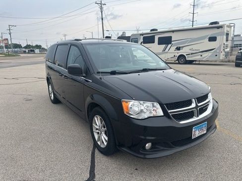 Used 2018 Dodge Grand Caravan SXT FWD image 5