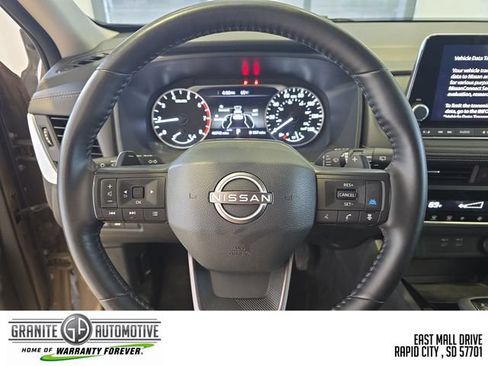Used 2025 Nissan Rogue SV AWD/4WD image 15
