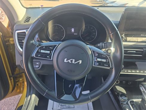 Used 2022 Kia Seltos S image 10