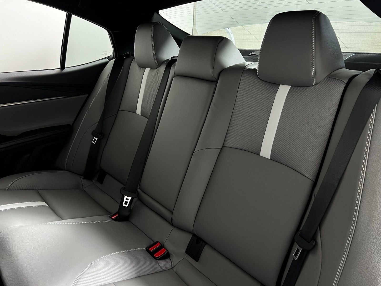 Used 2026 Toyota Camry SE FWD image 21