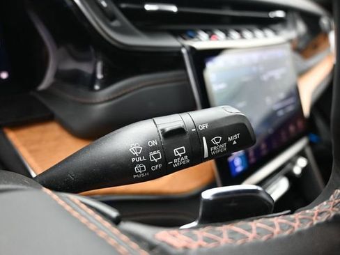 Used 2022 Jeep Grand Cherokee Summit AWD/4WD image 24