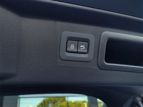 Certified 2025 MAZDA CX-50 AWD 2.5 Turbo w/ Premium Pkg image 33