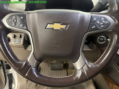 Used 2018 Chevrolet Suburban Premier AWD/4WD image 22