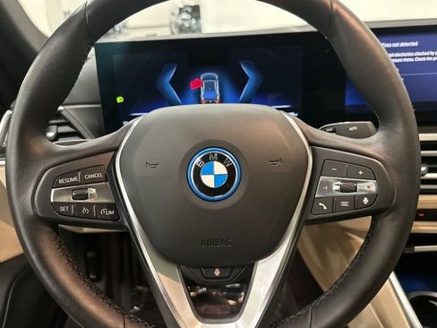 Used 2023 BMW i4 eDrive35 w/ Premium Package RWD image 26