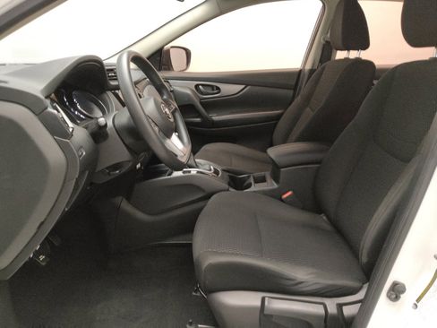 Used 2020 Nissan Rogue Sport S image 17