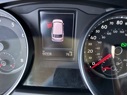 Used 2021 Volkswagen Atlas SE w/ Towing Package image 7