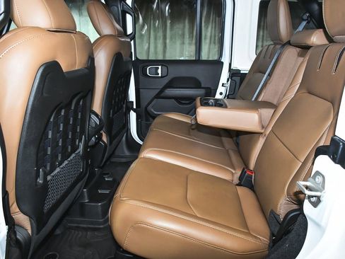 Used 2023 Jeep Wrangler Unlimited Rubicon 4xe w/ Steel Bumper Group AWD/4WD image 46