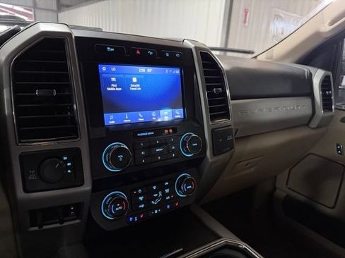 Used 2020 Ford F250 Lariat w/ Lariat Value Package AWD/4WD image 19