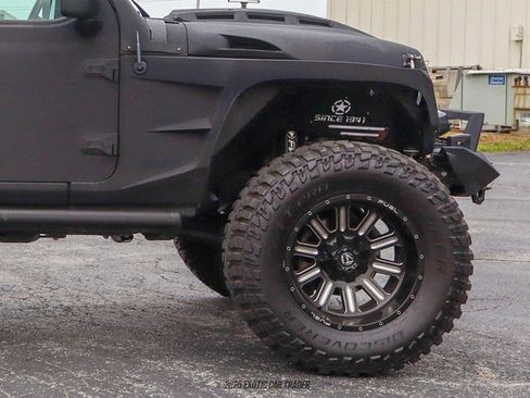 Used 2020 Jeep Gladiator Sport w/ Quick Order Package 24S image 11