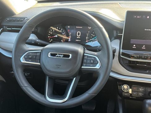 Used 2025 Jeep Compass Limited AWD/4WD image 13