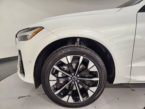 New 2026 Volvo XC60 B5 Plus w/ Protection Package Premier AWD/4WD image 11