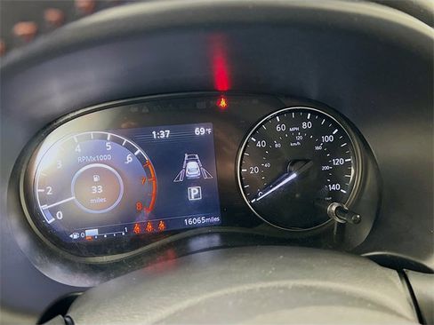 Used 2024 Nissan Kicks SR w/ SR Premium Package image 14