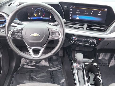 Certified 2024 Chevrolet Trax LT w/ Driver Confidence Package image 26