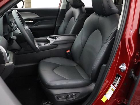 Used 2026 Toyota Grand Highlander AWD image 10
