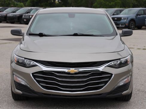Used 2022 Chevrolet Malibu LT FWD image 2