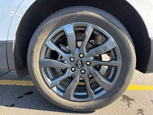 Used 2023 Chevrolet Equinox RS AWD/4WD image 23