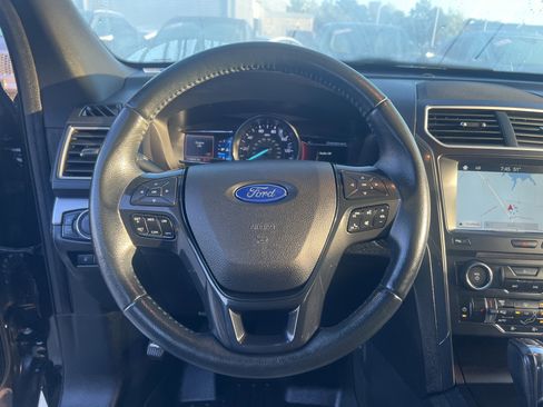 Used 2017 Ford Explorer XLT w/ Equipment Group 202A image 21