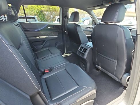 Used 2022 Volkswagen Atlas Cross Sport SE AWD/4WD image 11