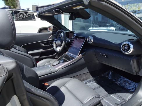 Used 2022 Mercedes-Benz SL 63 AMG 4MATIC image 19