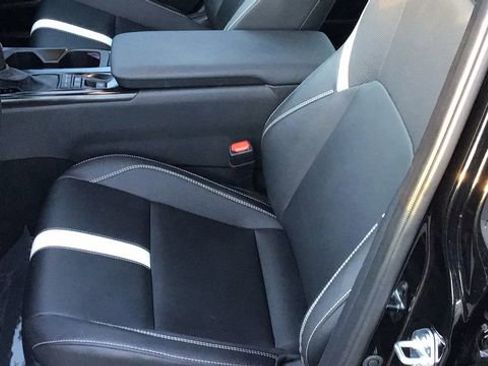 Used 2025 Toyota Camry SE image 18