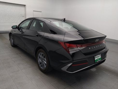 Used 2024 Hyundai Elantra SEL FWD image 5