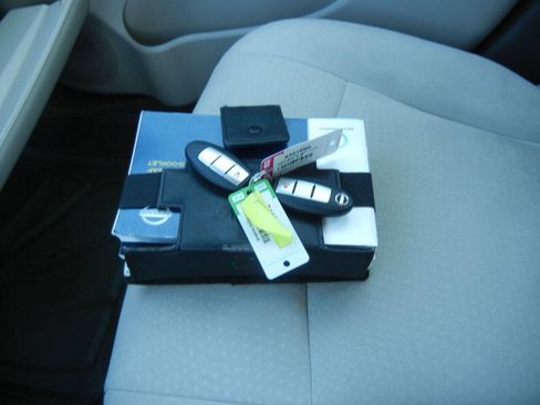 Used 2012 Nissan Leaf SL w/ Protection Pkg image 70