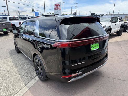 Used 2022 Kia Carnival SX Prestige w/ Paint Protection Package FWD image 4