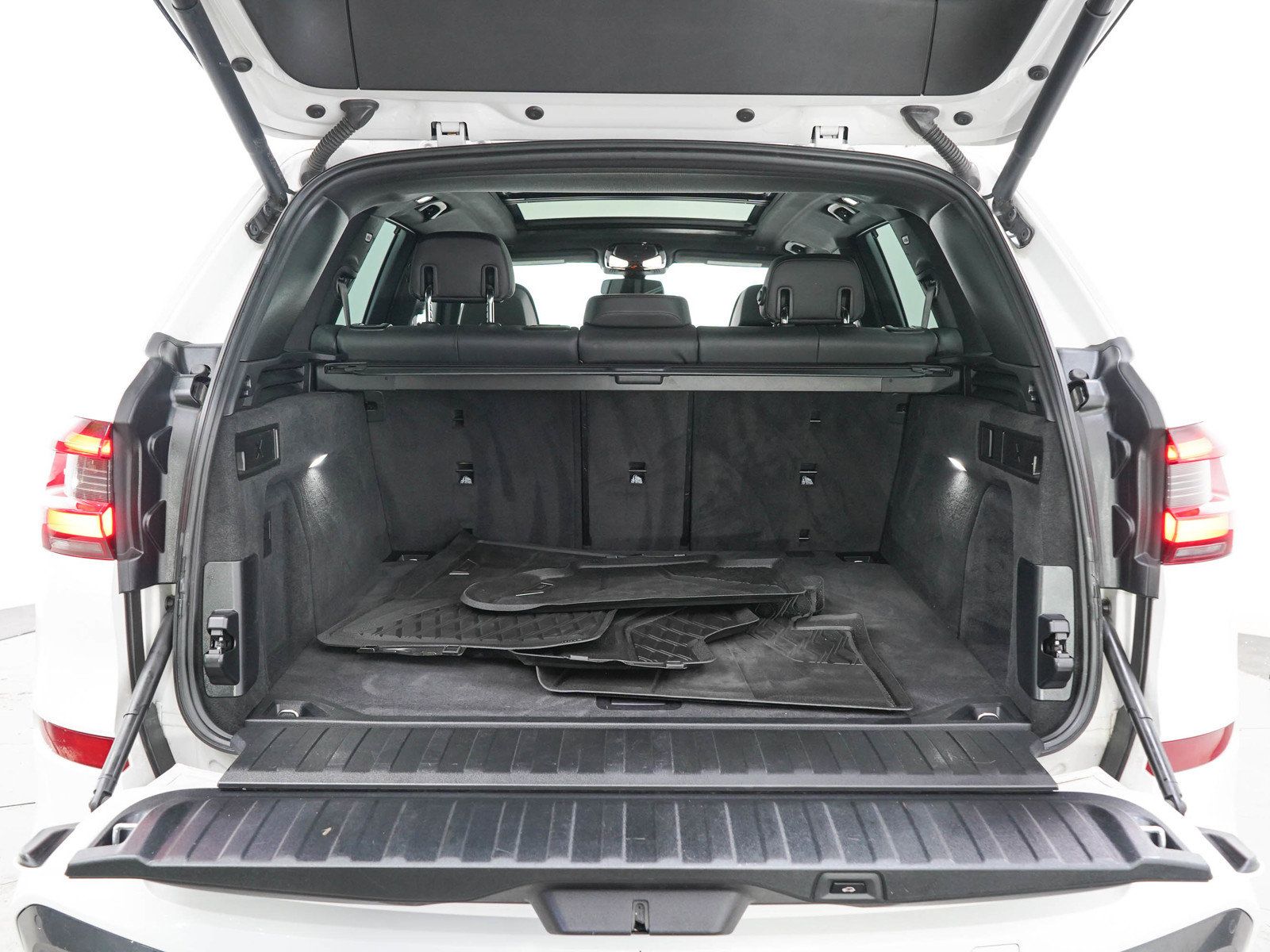 Used 2022 BMW X5 xDrive40i AWD/4WD image 9