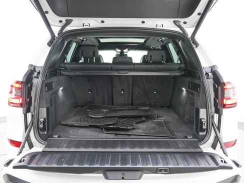 Used 2022 BMW X5 xDrive40i AWD/4WD image 9