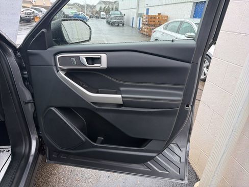Used 2021 Ford Explorer XLT w/ Equipment Group 202A image 35