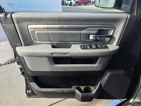 Used 2018 RAM 3500 Big Horn image 21