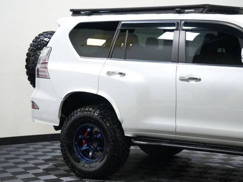 Used 2023 Lexus GX 460 Premium w/ Premium Package AWD/4WD image 14
