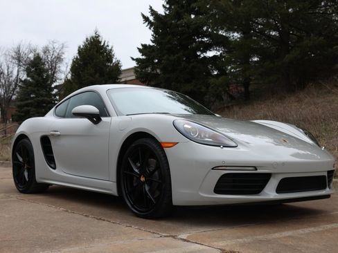 Used 2025 Porsche 718 Cayman image 18