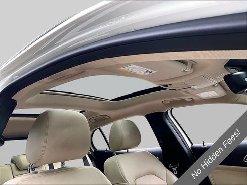Used 2019 Mercedes-Benz GLA 250 4MATIC w/ Premium Package image 19