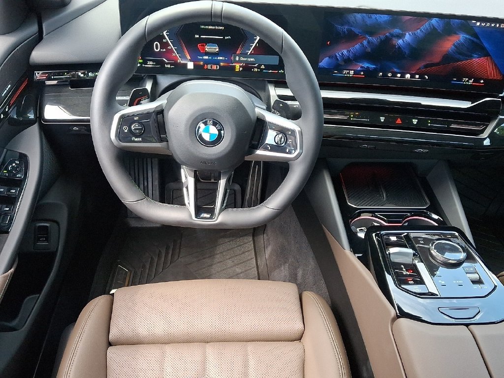Used 2026 BMW 530i xDrive w/ M Sport Package AWD/4WD image 12