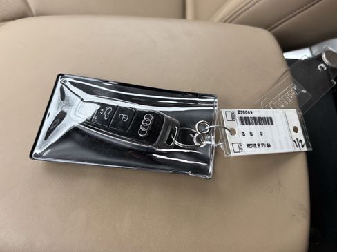 Used 2025 Audi Q7 3.0T Prestige w/ Prestige Package image 37