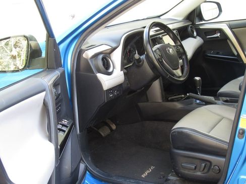 Used 2016 Toyota RAV4 Limited w/ Advanced Technology Package AWD/4WD image 10