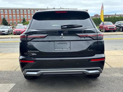 New 2025 Mitsubishi Outlander AWD