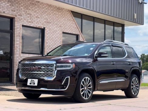 Used 2020 GMC Acadia Denali w/ Technology Package AWD/4WD image 1