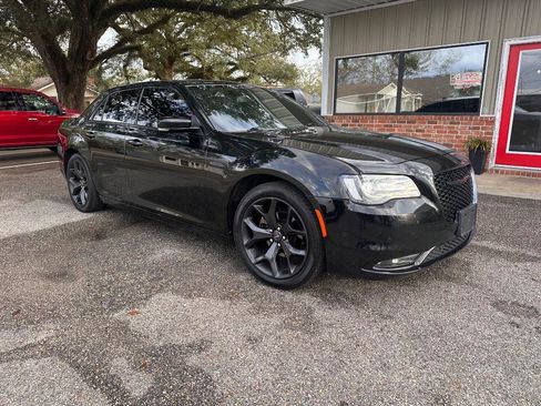 Used 2021 Chrysler 300 S image 2