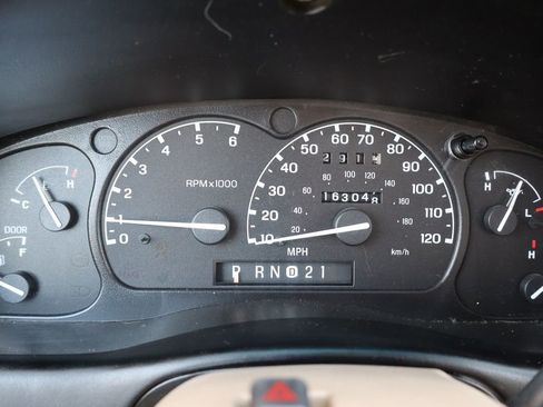 Used 2000 Ford Explorer Eddie Bauer image 43