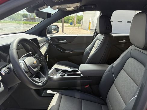 New 2026 Chevrolet Equinox LT w/ Convenience Package II FWD image 12