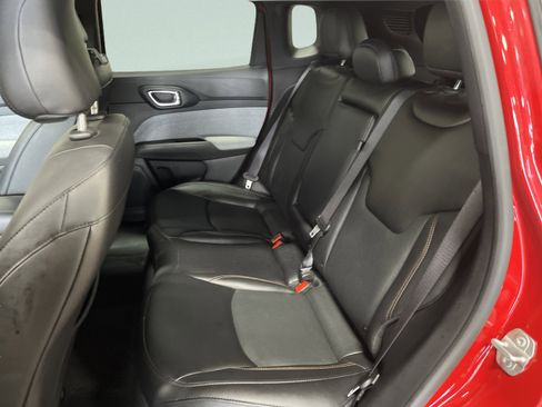 Used 2023 Jeep Compass Latitude image 34