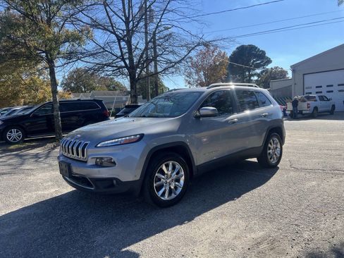 Used 2014 Jeep Cherokee Limited w/ Technology Group image 4