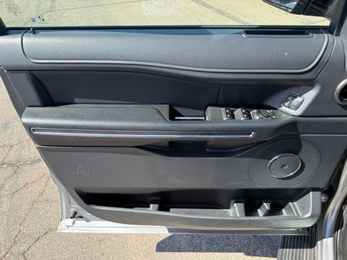 Used 2024 Ford Expedition XLT RWD image 13