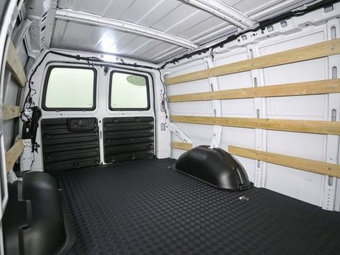 Used 2024 Chevrolet Express 2500 w/ Driver Convenience Package RWD image 18